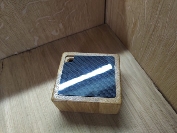 Oak Box with Genuine Carbon Fibre Lid